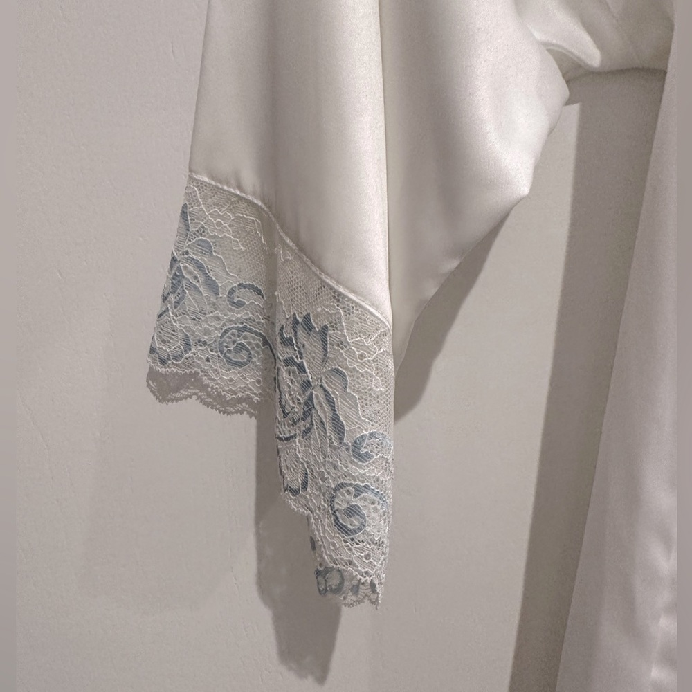The Mrs. Wrap Robe - Picture 5 of 5